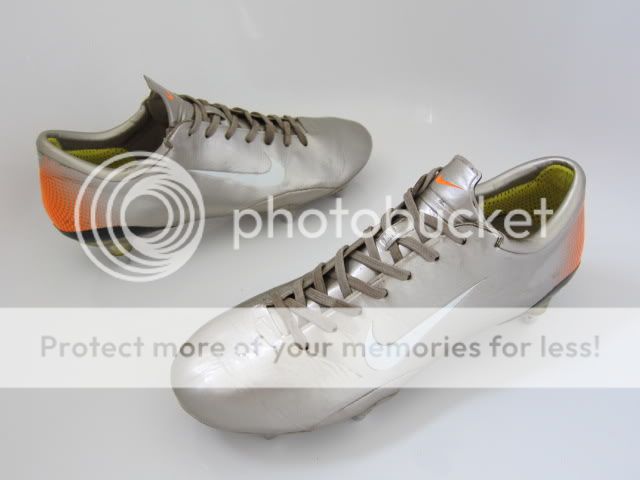 Nike JR Mercurial Vapor 12 Academy CR7 MG Soccer Cleats
